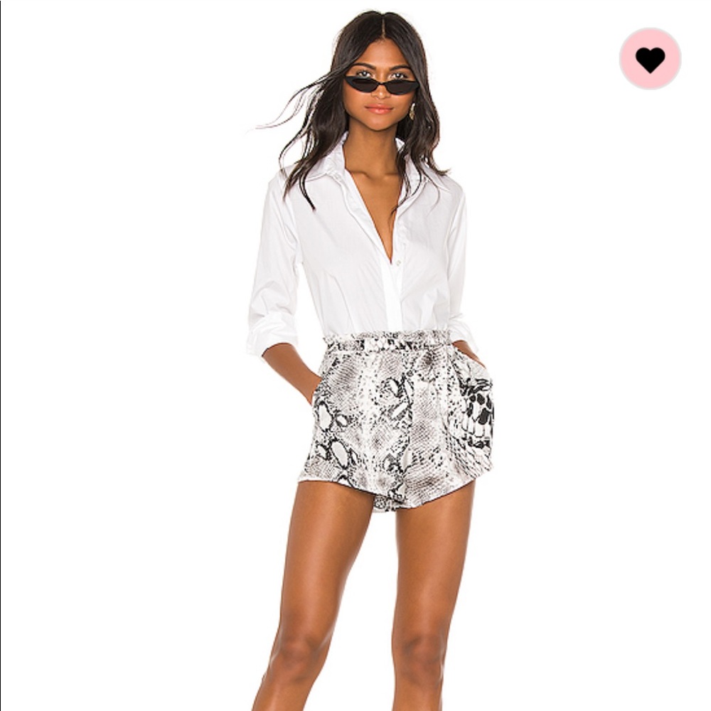 SUPERDOWN nora short in snakeskin print